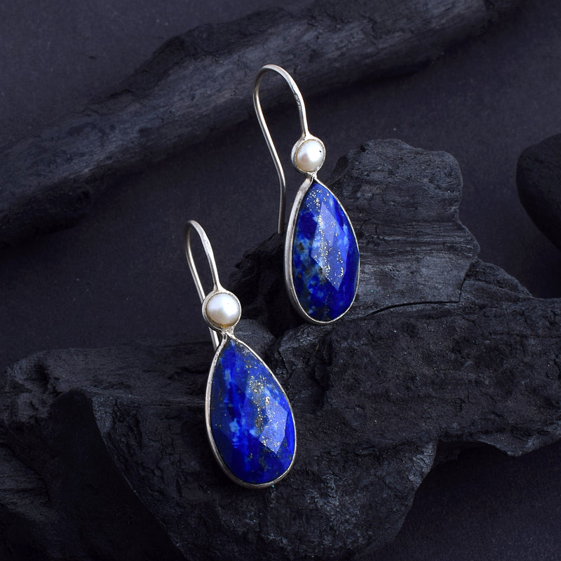 Handcrafted 925 Sterling Silver Oval shape Lapis Lazuli Gem Stone Studded With Pearl With Black Background