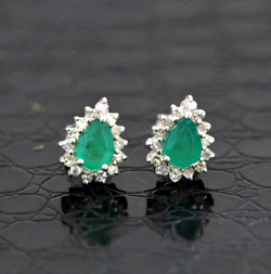 Emerald Pear  Tops Earring