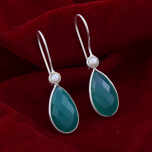 Handcrafted in 925 Sterling Silver Studded With Green Onyx & Pearl Gem Stone With Red  Background