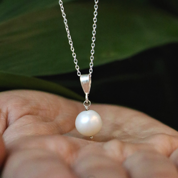 Pearl Round 8 MM Sterling Silver Pendant With Link Chain